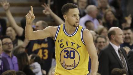 Stephen Curry scored 38 points for the Golden State Warriors