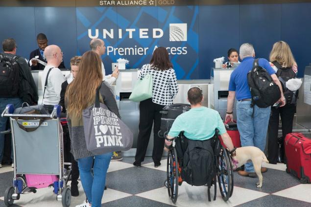 United Airlines failed to return wheelchairs to customers promptly or did not give them adequate help in moving through five of its hub airports in 2014 according to the U.S. Transportation Department