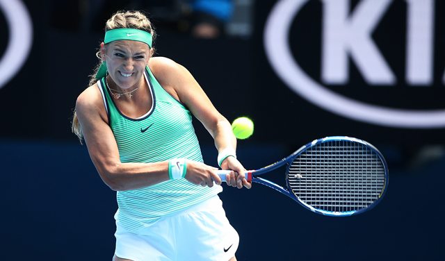 Powerful Azarenka blasts past Osaka