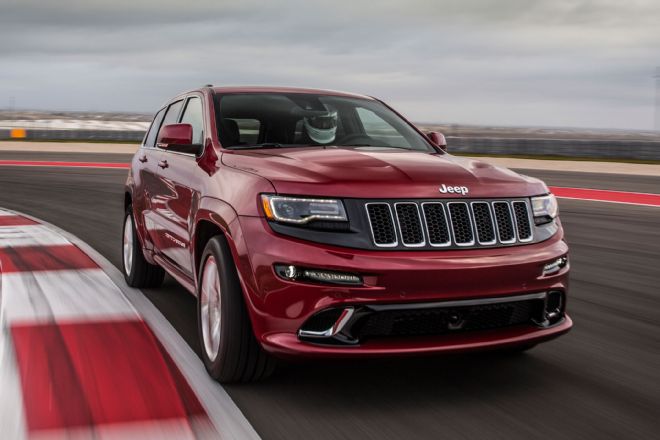 2014 Jeep Grand Cherokee SRT8 Front Three Quarter Motion Track