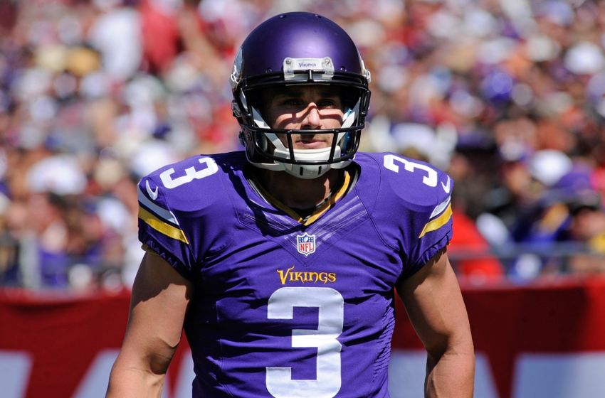 Vikings kicker Blair Walsh gets letters from first grade students