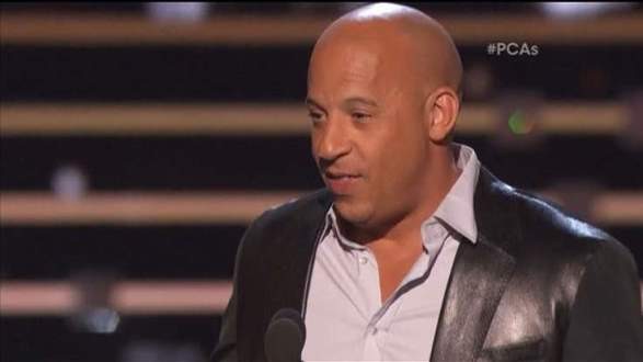 Vin Diesel Sings to Late Paul Walker & Holds Back Tears While Accepting People's Choice Award