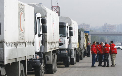 Aid convoys head to 3 besieged Syrian towns after reports of starvation