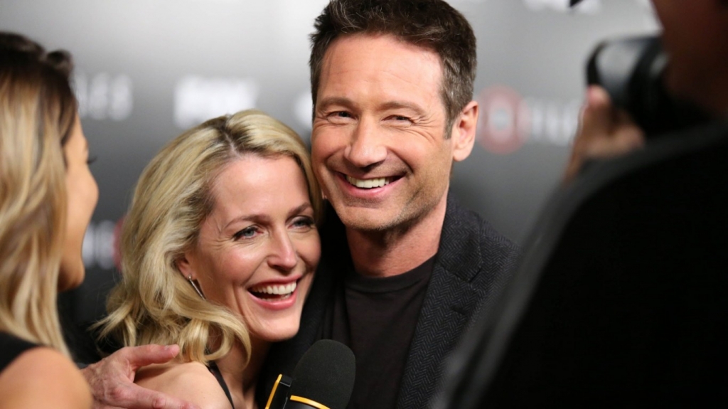 Watch Gillian Anderson and David Duchovny's electric chemistry at the X Files premiere