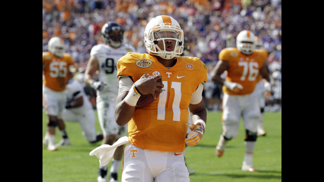 Outback Bowl Betting Preview: Tennessee Volunteers vs. Northwestern Wildcats