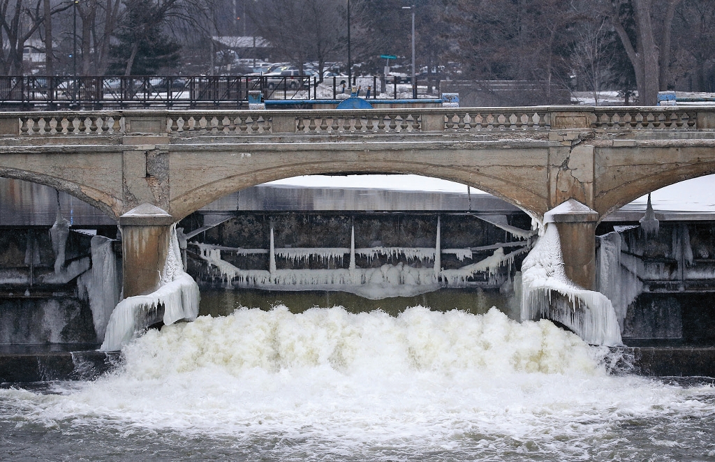 Flint water crisis a focus as Senate takes up energy bill