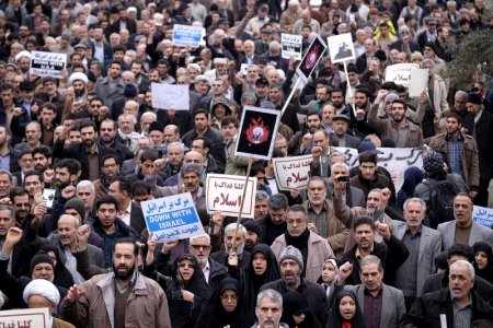 Iranian protesters chant slogans during a rally against the execution of Sheikh Nimr al Nimr in Saudi Arabia after Friday prayers in Tehran