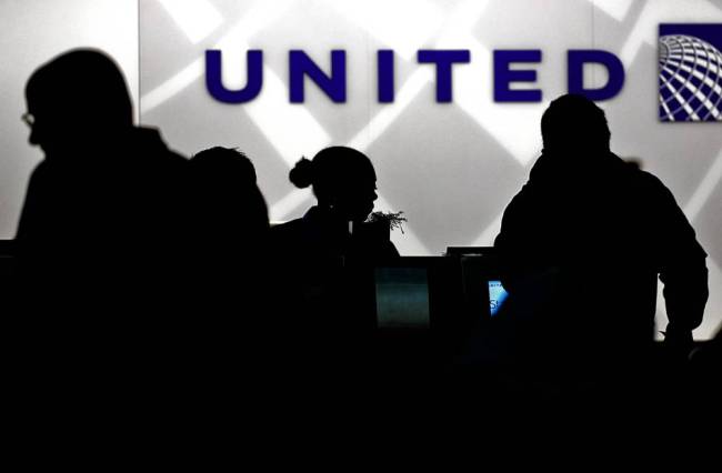 United Continental Holdings reported 2015 fourth-quarter income of $823 million up from $28 million a year earlier