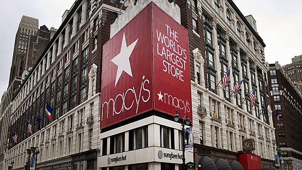 A late chill from winter helped to rekindle sales at Macy’s during its last quarter