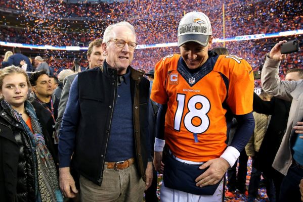 Archie Manning with Peyton after the AFC title