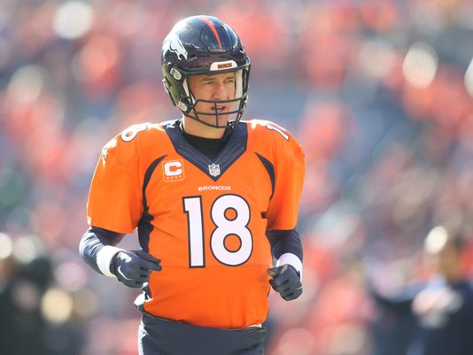 Broncos lead Panthers at halftime in Super Bowl 50