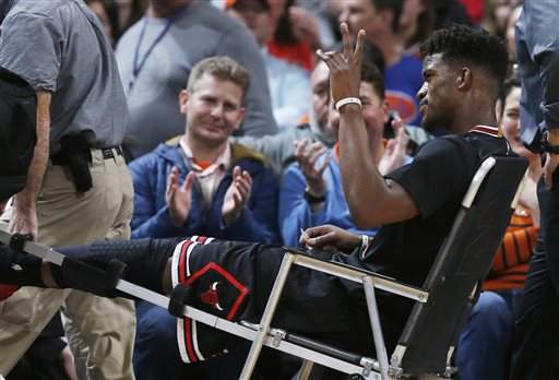 Jimmy Butler leaves game after suffering apparent leg injury