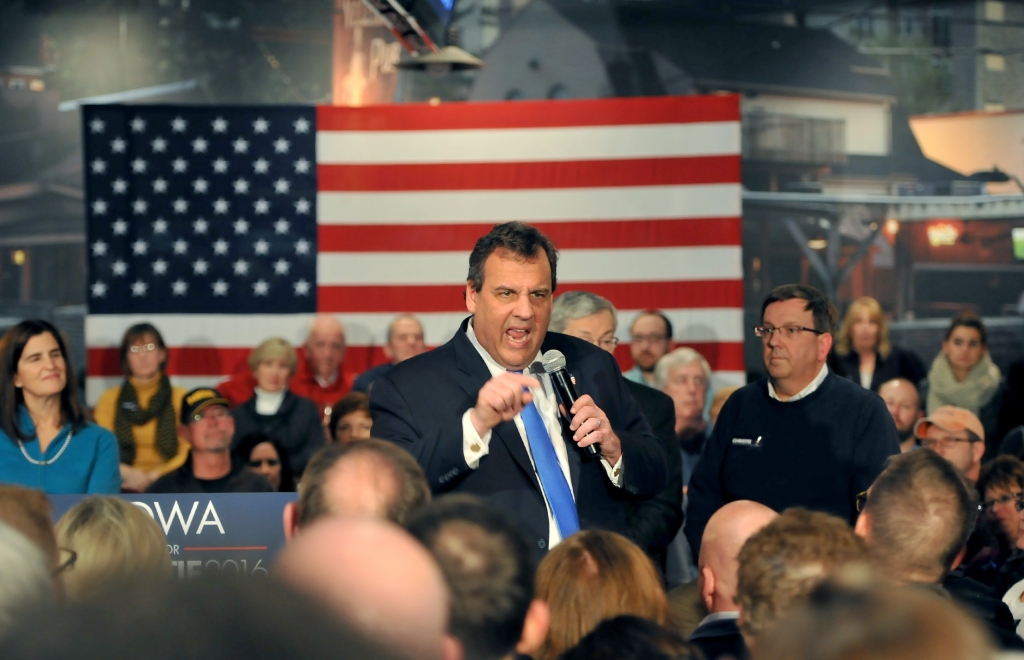 Chris Christie Campaigns In Iowa Day Ahead Of State's Caucus