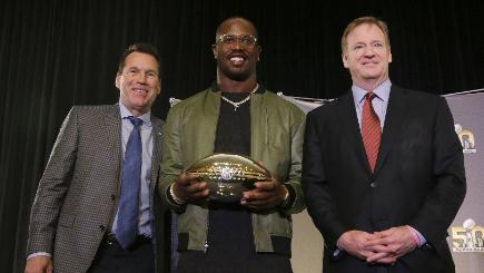 Super Bowl 50 MVP Von Miller centre is now out of contract