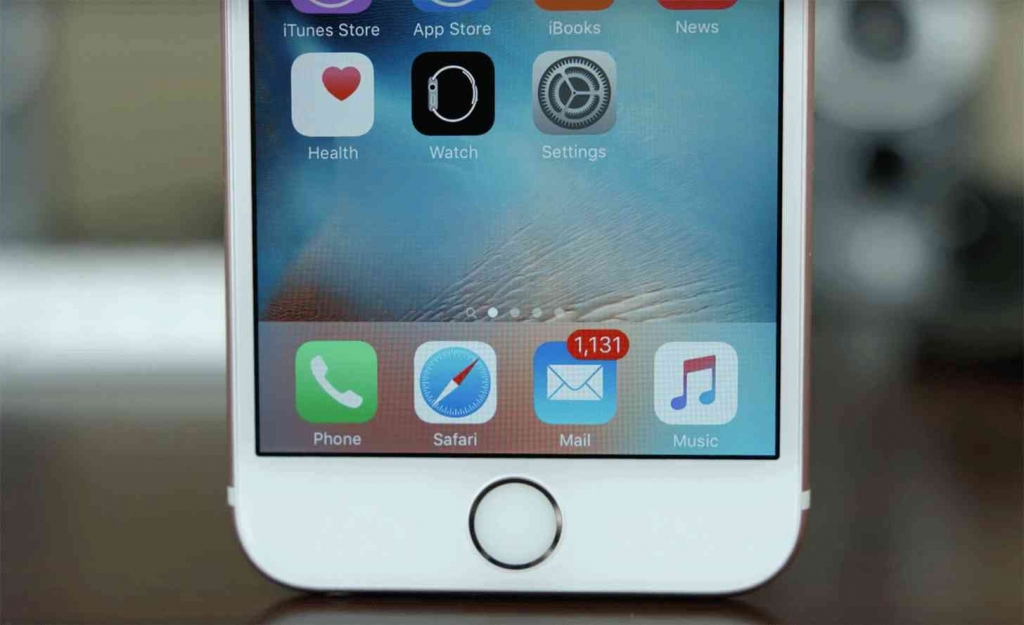 iOS 9 bricks iPhones with unauthorized homebutton repairs