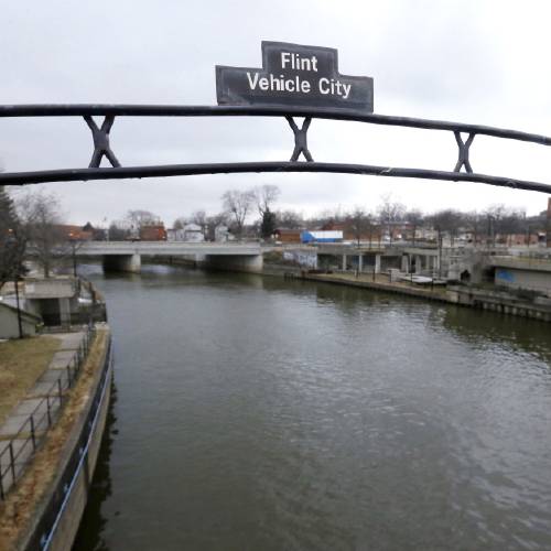 US energy bill close to stalling over fight on Flint aid