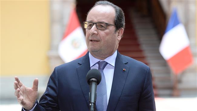 French President Francois Hollande gives a statement at the Peruvian Foreign Ministry in Lima