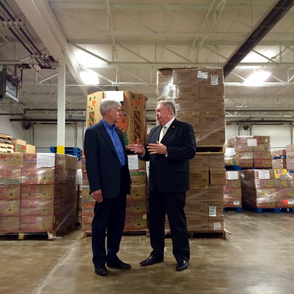 Gov. Snyder and Food Bank of Eastern Michigan President Bill Kerr