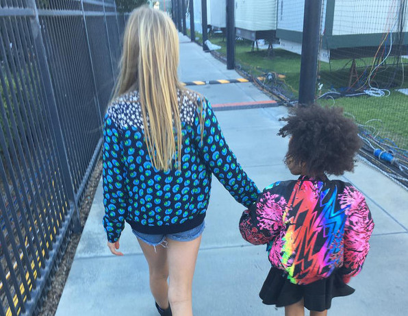 Blue Ivy Carter and Apple Martin Hold Hands Before Parents Super Bowl 50 Performance