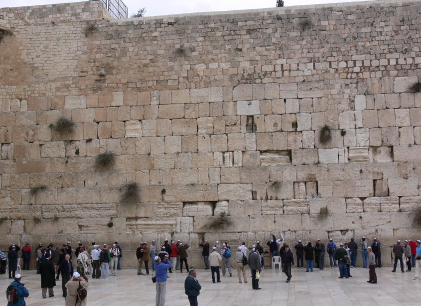 Cabinet Approves 'Historic' Decision to Create Western Wall Egalitarian Prayer Space