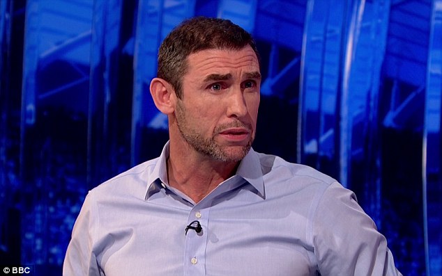 Keown believes the former England defender ought to have kept his contract situation a private matter