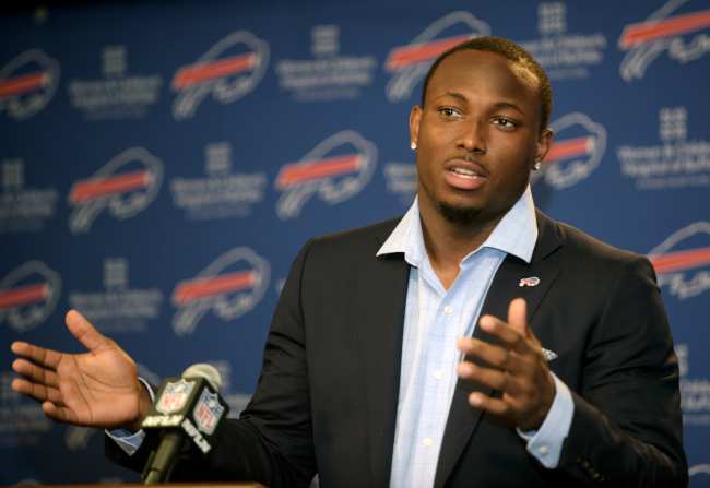 Report: Police recommend criminal charges against LeSean McCoy, arrest warrant expected