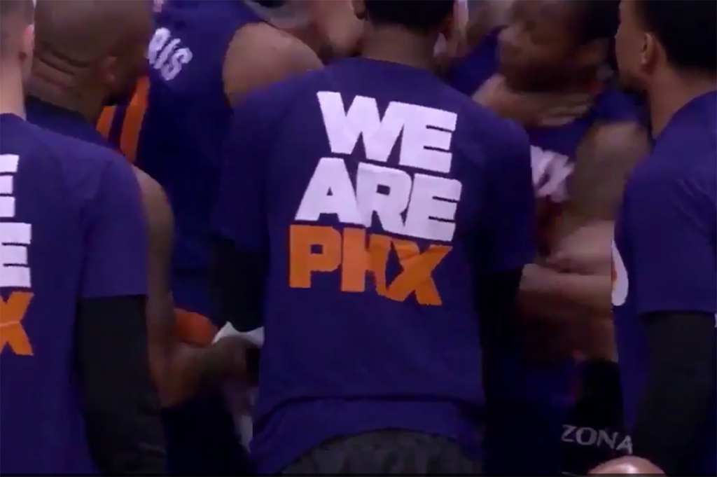 Markieff Morris shoves chokes Archie Goodwin during Suns timeout huddle