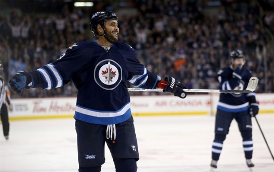 NHL News: Dustin Byfuglien Signs Five Year Deal With the Winnipeg Jets