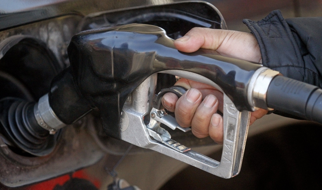 Gas dips below $2 in Pennsylvania