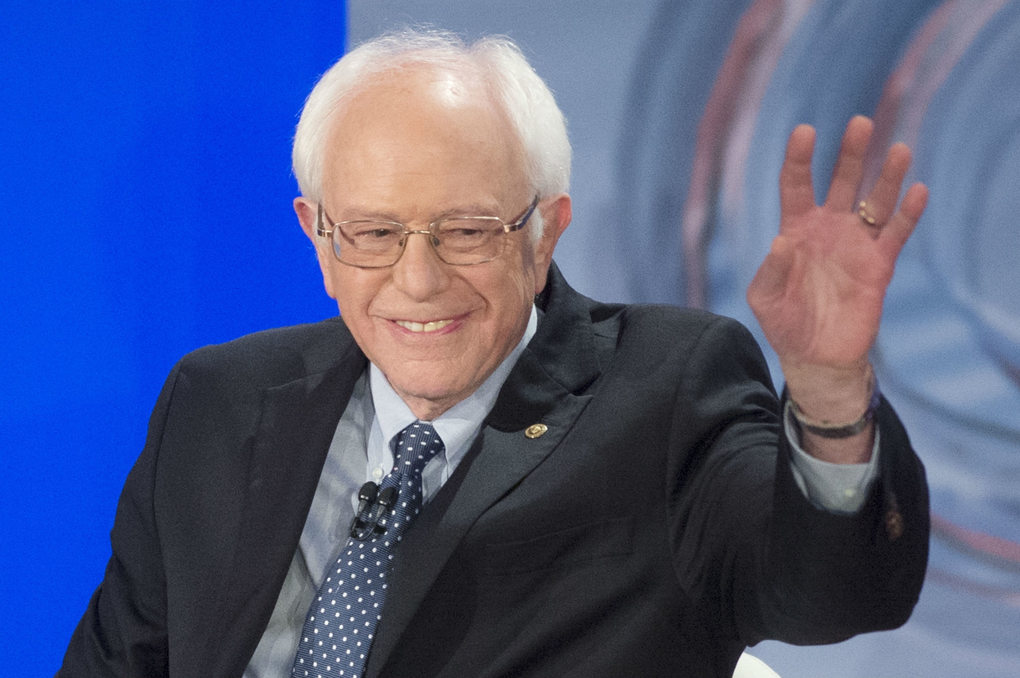 Sanders Closes Huge Gap to Tie Clinton Nationally