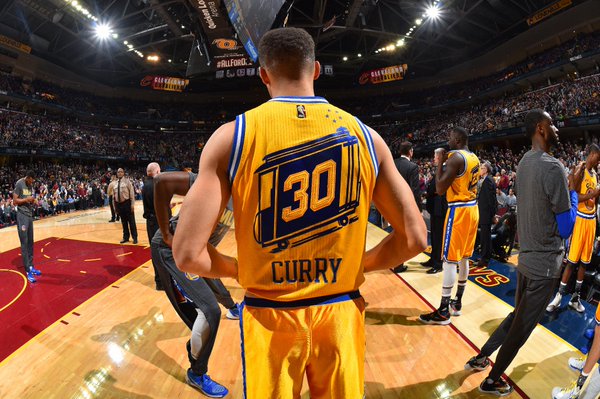 Curry leads Warriors to humiliating 132-98 rout of Cavaliers