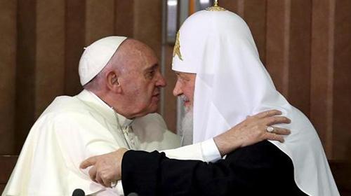 Pope Russian Patriarch embrace after 1,000-year split