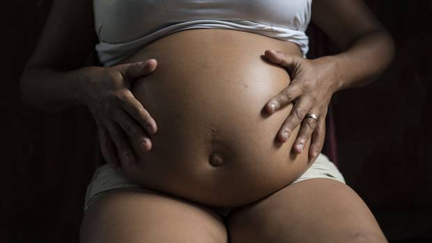 Pregnant women in Brazil were warned of measures to take to avoid the Zika virus