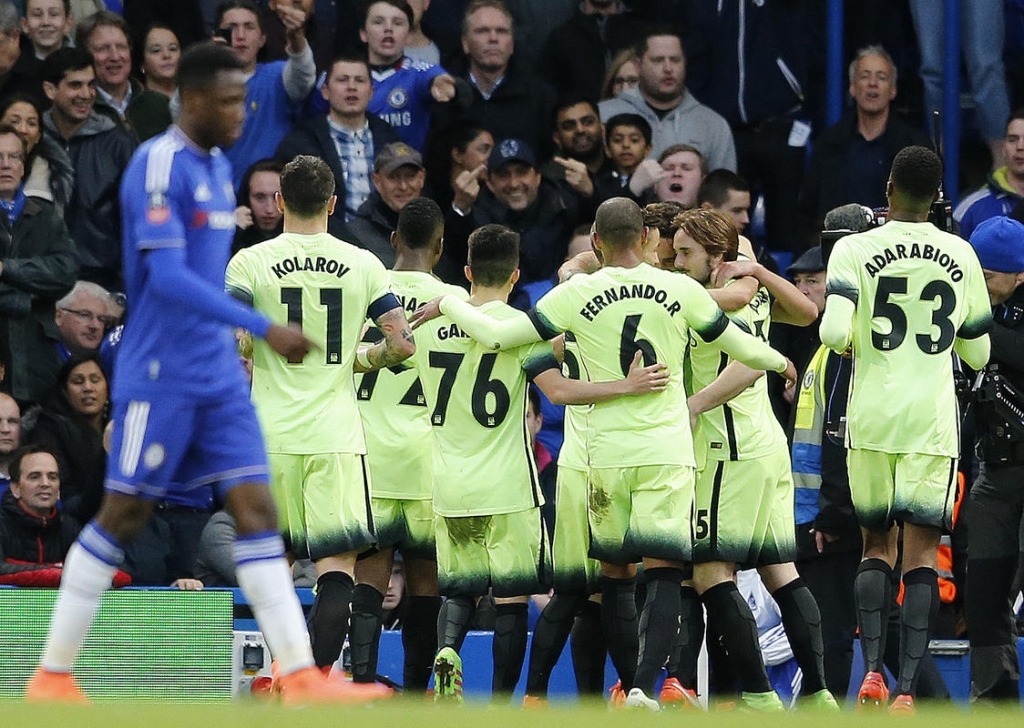 Football: Chelsea, West Ham into quarterfinals