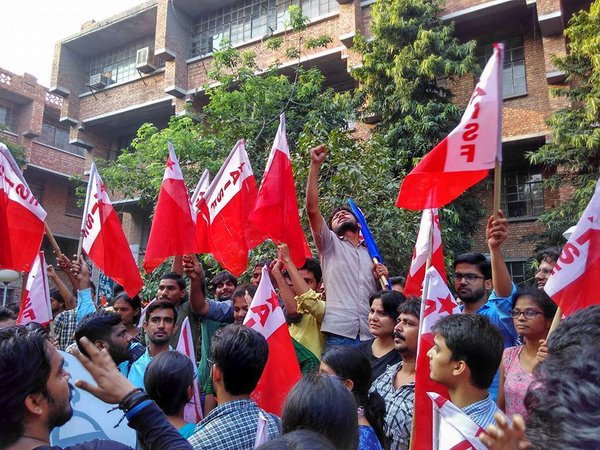 JNU row Students journalists attacked in court premises