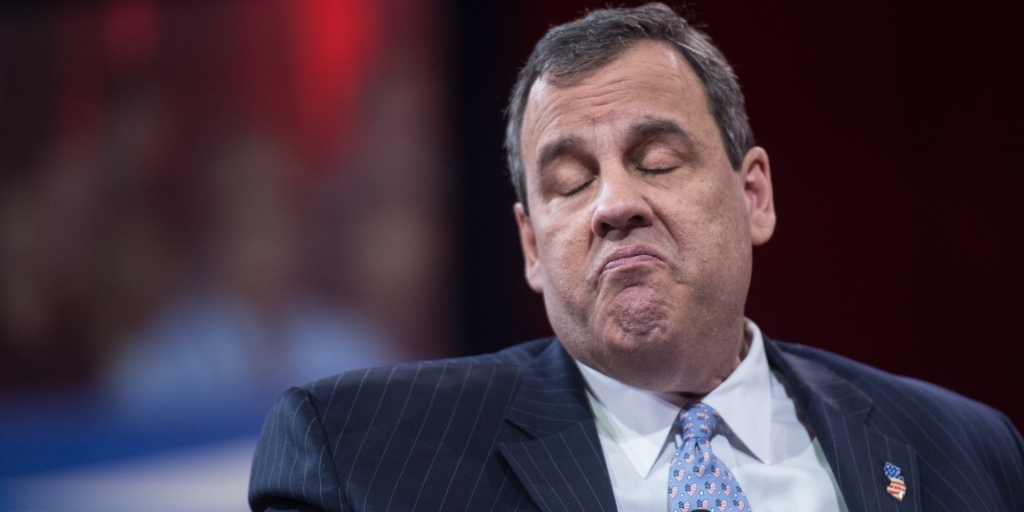 Chris Christie suspends campaign