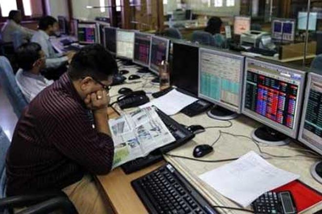 Sensex tanks by more than 800 points, Nifty by 250