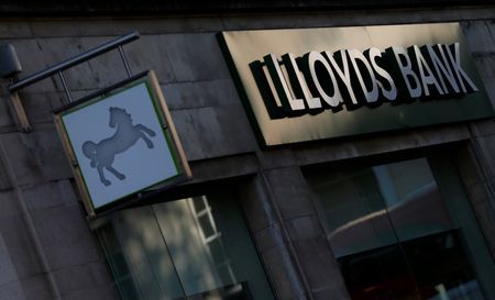 UK-LLOYDS-RESULTS:Lloyds makes new 2.1 billion pound mis-selling provision