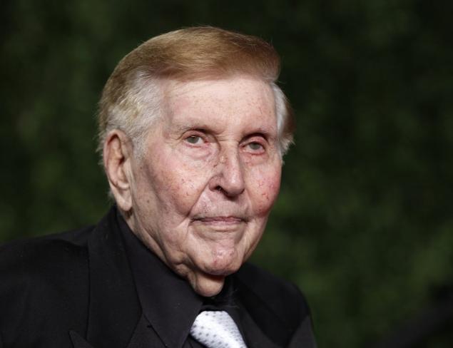 Sumner Redstone's resignation was effective Feb. 2 and he will move on to the position of chairman emeritus at CBS the company said