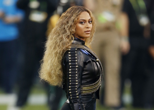 Super Bowl MVP Mrs. Carter