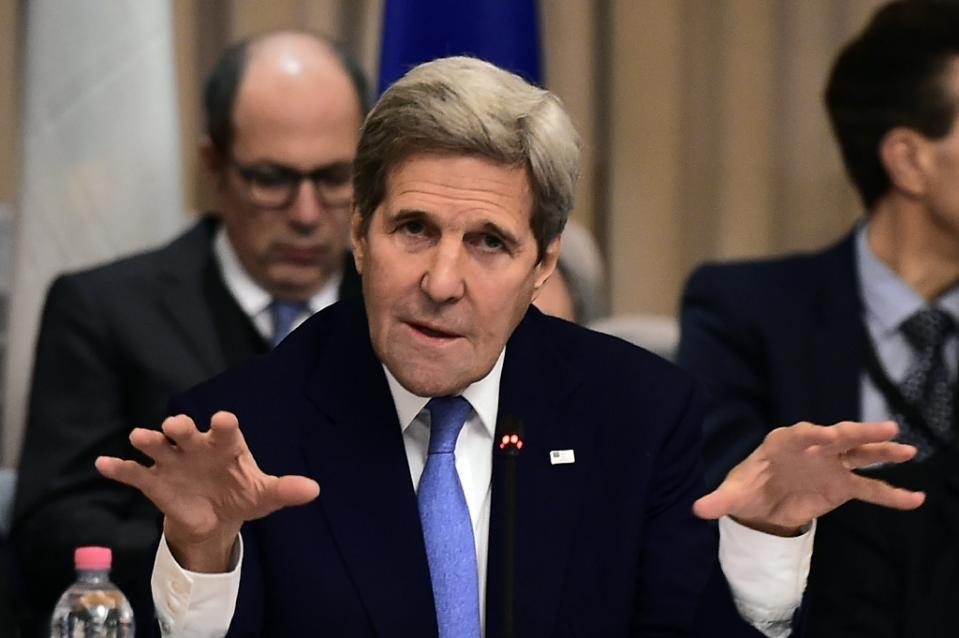 Kerry demands Russia halt Syria bombing as world leaders meet for aid talks