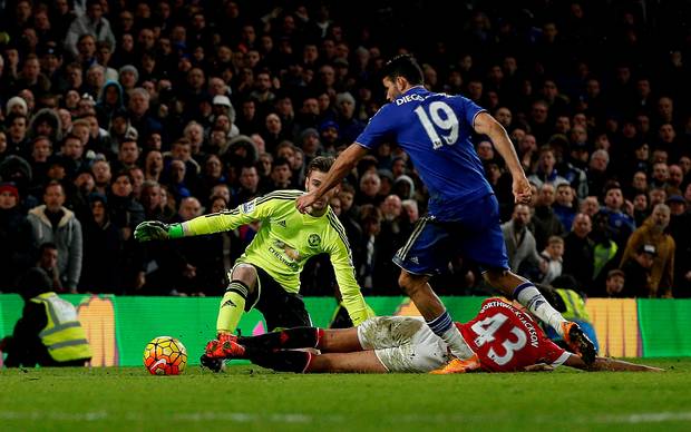 Target man Diego Costa rounds David de Gea on his way to scoring Chelsea’s equaliser