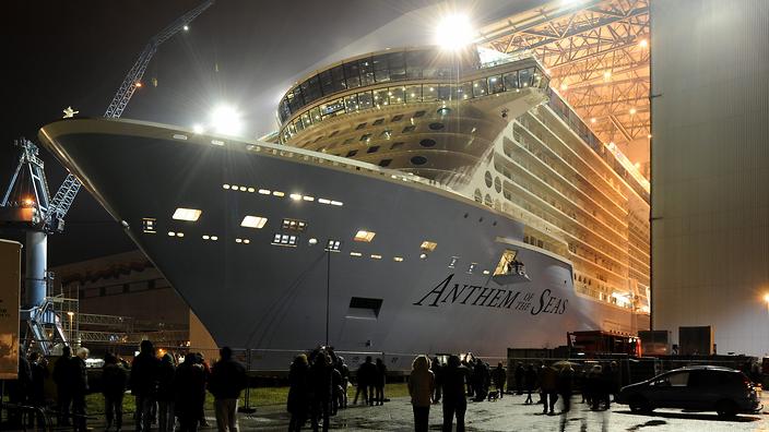 The cruise liner Anthem of the Seas took on a huge storm off the US coast