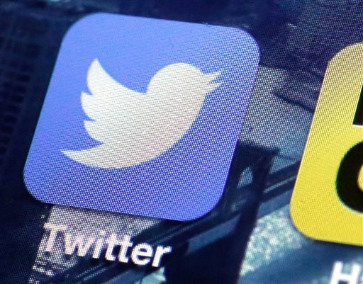 Twitter logs losing quarter as user base stalls