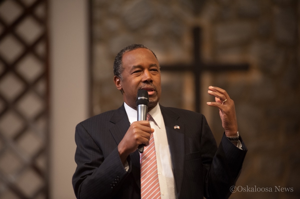 US Republican hopeful Ben Carson spoke at the Oskaloosa First Assembly of God Church during the Sunday morning service