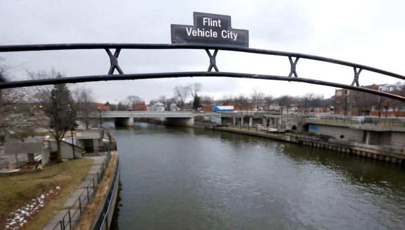 Flint Mayor Knew About Bad Water's Direct Connection to Legionnaires Disease Outbreak