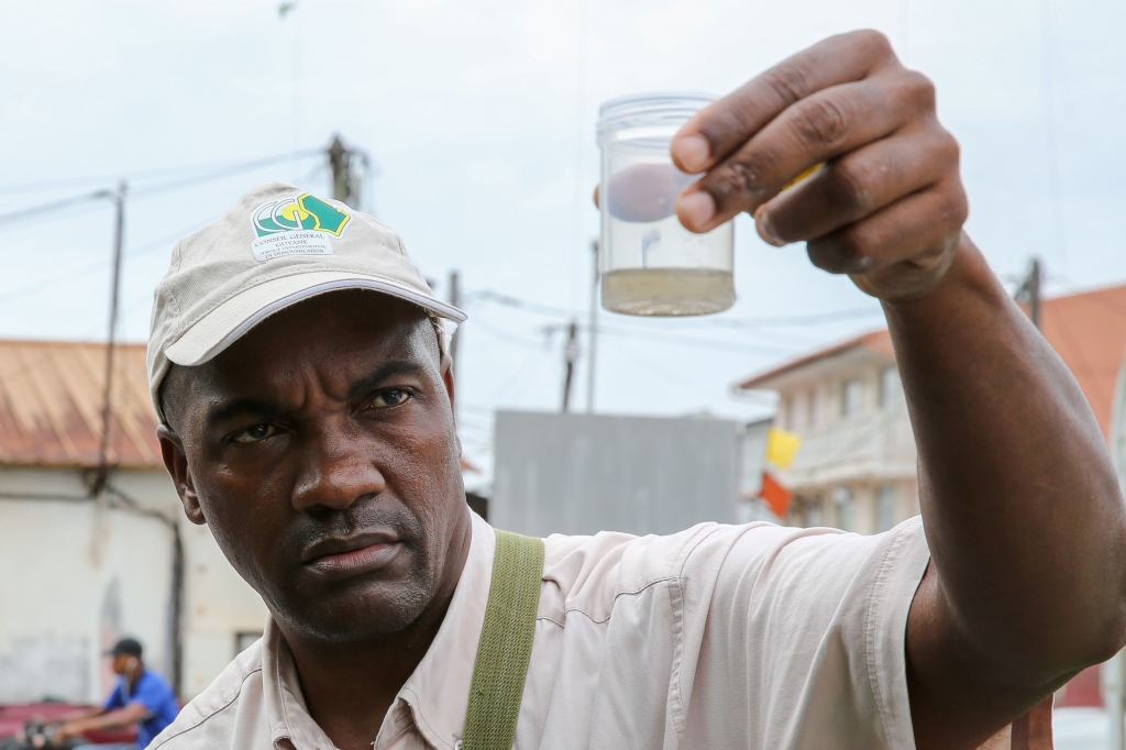 Alana Romain27 min ago Does A Zika Mosquito Bite Look Different Than Normal Mosquito Bites? JODY AMIET  AFP  Getty Images