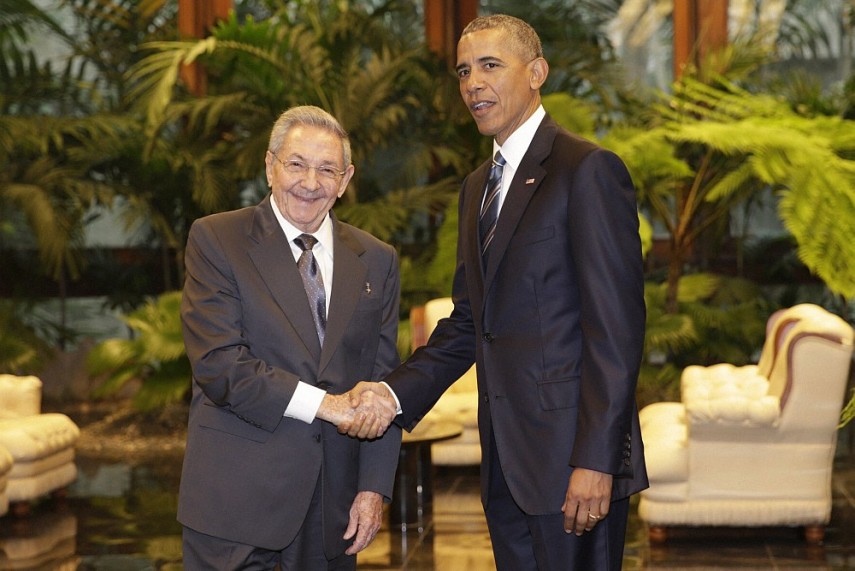 Obama in Cuba: US president meets with Raúl Castro on historic trip – live