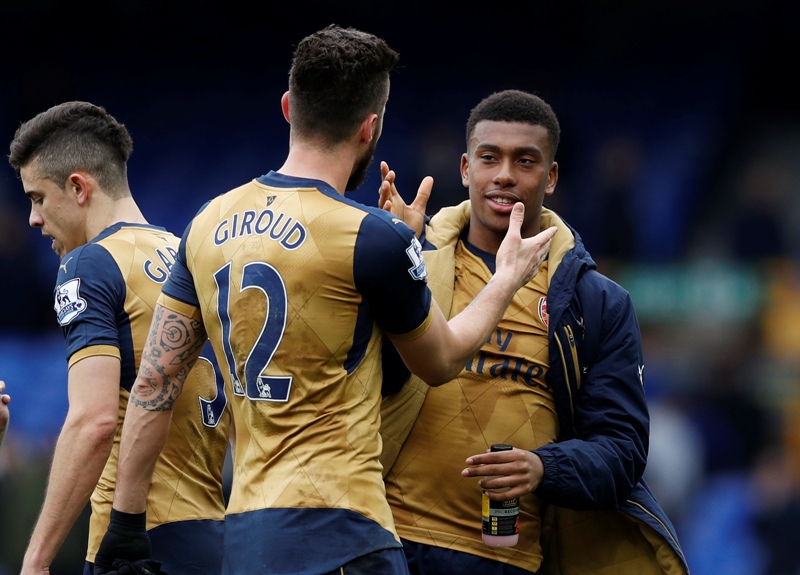 Arsenal's Alex Iwobi with Olivier Giroud after the game. Reuters  Phil Noble