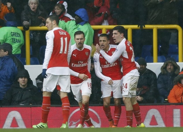 Ten-Man Arsenal Hold Spurs